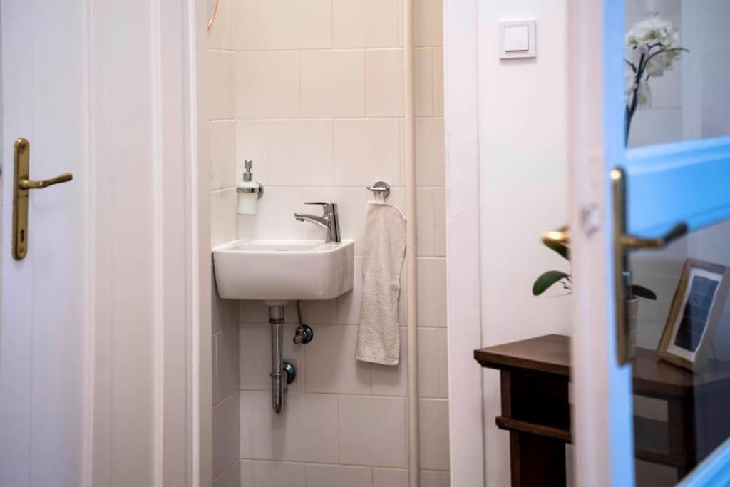 Gorgeous Flat Right Near The City Center Budapest Extérieur photo