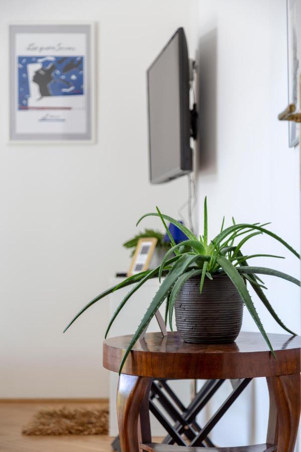 Gorgeous Flat Right Near The City Center Budapest Extérieur photo